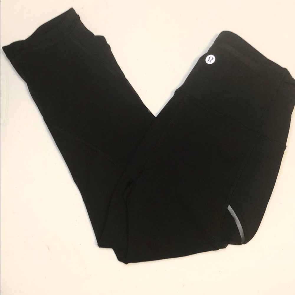 LuluLemon cropped yoga pants